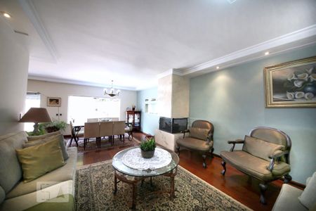 Casa à venda com 350m², 3 quartos e 4 vagasSala