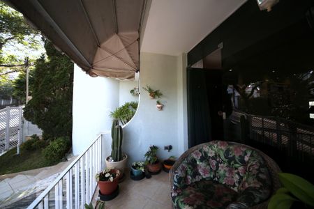 Casa à venda com 350m², 3 quartos e 4 vagasTerrraço