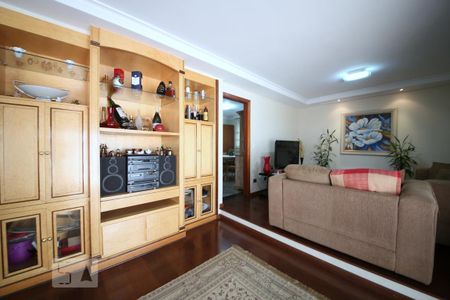 Casa à venda com 350m², 3 quartos e 4 vagasSala