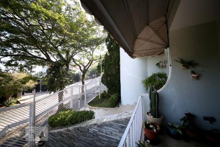 Casa à venda com 350m², 3 quartos e 4 vagasTerraço