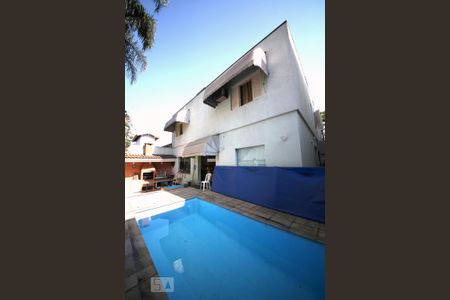 Casa à venda com 350m², 3 quartos e 4 vagasPiscina