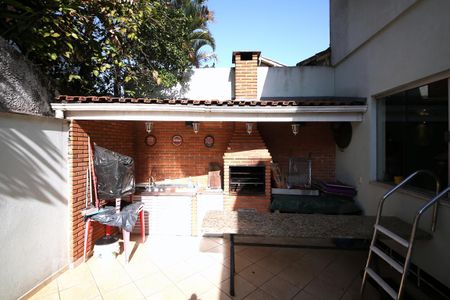 Casa à venda com 350m², 3 quartos e 4 vagasChurrasqueira