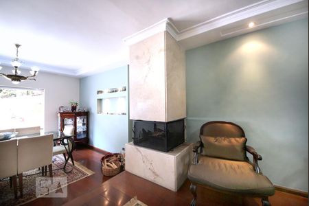 Casa à venda com 350m², 3 quartos e 4 vagasSala