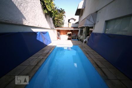 Casa à venda com 350m², 3 quartos e 4 vagasPiscina