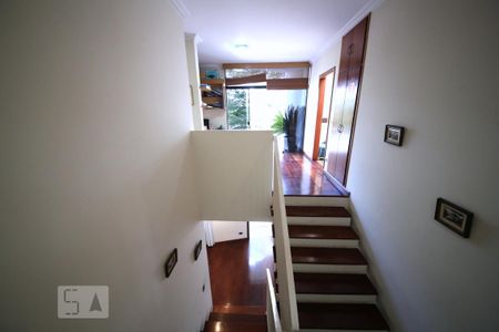 Casa à venda com 350m², 3 quartos e 4 vagasAcesso aos Quartos