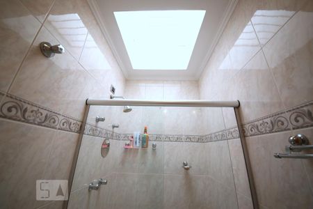 Casa à venda com 350m², 3 quartos e 4 vagasSuíte 1 - Banheiro