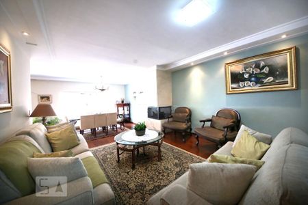 Casa à venda com 350m², 3 quartos e 4 vagasSala
