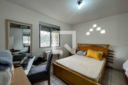 Casa à venda com 124m², 4 quartos e 2 vagasSuíte