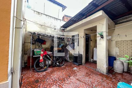 Casa à venda com 124m², 4 quartos e 2 vagasQuintal