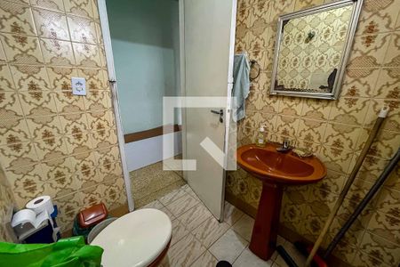 Casa à venda com 124m², 4 quartos e 2 vagasBanheiro 1