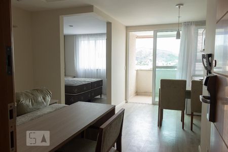 Sala de apartamento para alugar com 1 quarto, 35m² em Campo Grande, Rio de Janeiro