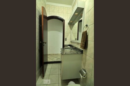 Casa à venda com 300m², 4 quartos e 4 vagasBanheiro de Serviço