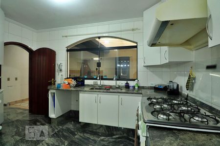 Casa à venda com 300m², 4 quartos e 4 vagasCozinha