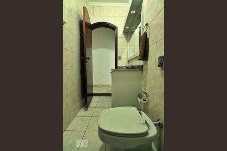 Casa à venda com 300m², 4 quartos e 4 vagasBanheiro de Serviço