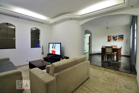 Sala de casa para alugar com 4 quartos, 300m² em Utinga, Santo André