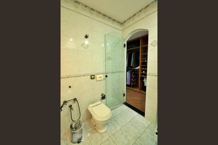 Casa à venda com 300m², 4 quartos e 4 vagasBanheiro da Suíte 4