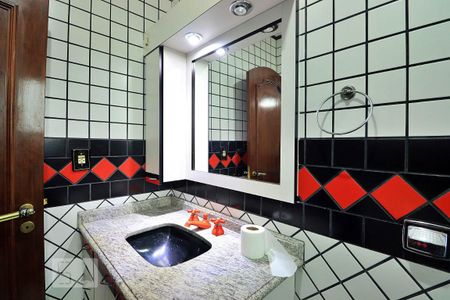 Casa à venda com 300m², 4 quartos e 4 vagasBanheiro da Suíte 3