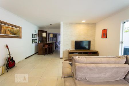 Sala de casa à venda com 4 quartos, 280m² em Vila Brasílio Machado, São Paulo