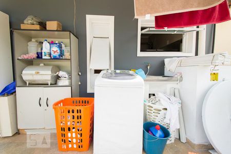 Casa à venda com 250m², 5 quartos e 8 vagasLavanderia 