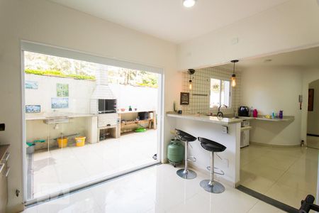 Casa à venda com 250m², 5 quartos e 8 vagasCozinha