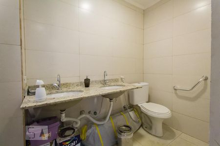 Casa à venda com 250m², 5 quartos e 8 vagasBanheiro Edícula 