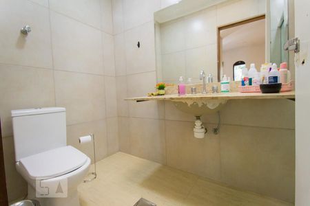 Casa à venda com 250m², 5 quartos e 8 vagasBanheiro 