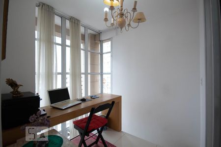 Apartamento à venda com 106m², 3 quartos e 2 vagas Apartamento à venda com 106m², 3 quartos e 2 vagasSala de Estar (Escritório)