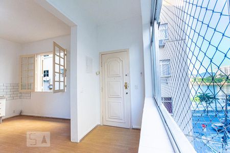 Entrada social e vista  de apartamento à venda com 4 quartos, 140m² em Ingá, Niterói