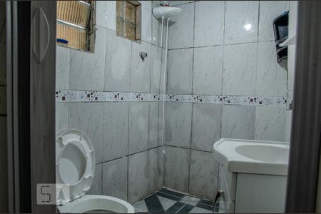 Casa à venda com 375m², 11 quartos e 5 vagas Casa à venda com 375m², 11 quartos e 5 vagasBanheiro social - Casa 3