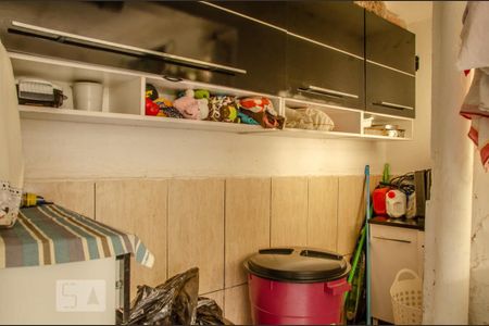 Casa à venda com 375m², 11 quartos e 5 vagas Casa à venda com 375m², 11 quartos e 5 vagasÁrea e Serviço - Casa 4