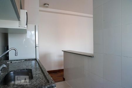 Cozinha de apartamento para alugar com 1 quarto, 45m² em Sumarezinho, São Paulo