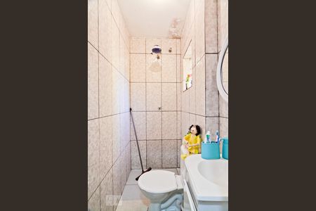 Casa à venda com 60m², 3 quartos e 1 vaga Casa à venda com 60m², 3 quartos e 1 vagaBanheiro