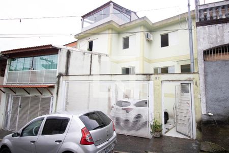 Casa à venda com 85m², 2 quartos e 2 vagasFachada