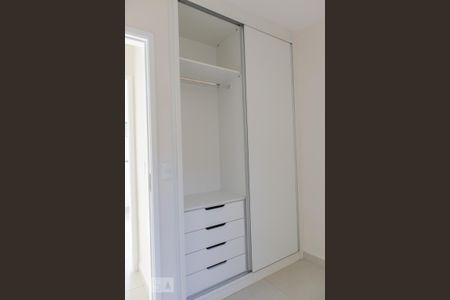 Armário quarto 2 de casa de condomínio para alugar com 2 quartos, 40m² em Vila Santa Terezinha (zona Norte), São Paulo
