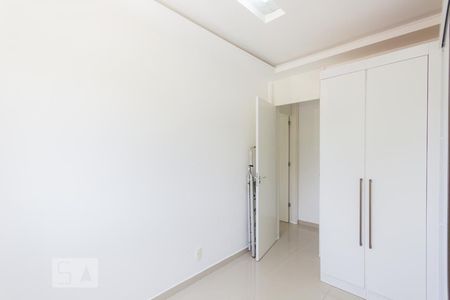 Quarto 1 de apartamento para alugar com 2 quartos, 52m² em Jacarepaguá, Rio de Janeiro