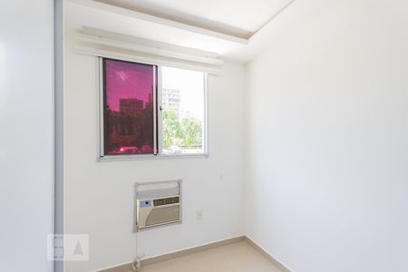 Quarto 1 de apartamento para alugar com 2 quartos, 52m² em Jacarepaguá, Rio de Janeiro