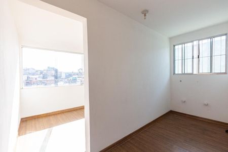 Casa para alugar com 85m², 2 quartos e 1 vaga Casa para alugar com 85m², 2 quartos e 1 vagaCloset