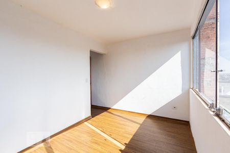 Quarto 1 de casa para alugar com 2 quartos, 85m² em Parque Pinheiros, Taboão da Serra