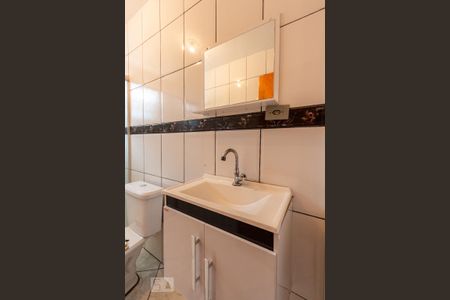 Casa para alugar com 85m², 2 quartos e 1 vaga Casa para alugar com 85m², 2 quartos e 1 vagaBanheiro