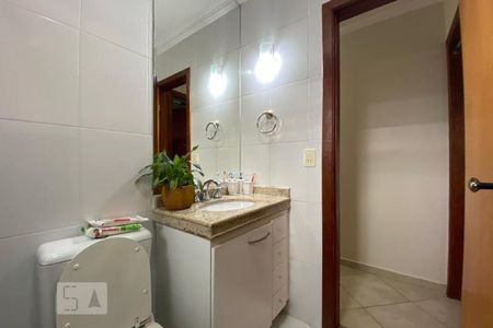 Casa à venda com 146m², 3 quartos e 4 vagasBanheiro