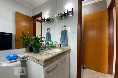 Casa à venda com 146m², 3 quartos e 4 vagasBanheiro da Suíte 1