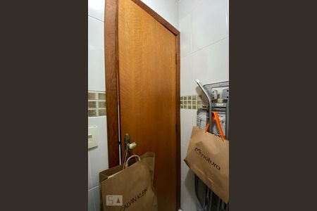 Casa à venda com 146m², 3 quartos e 4 vagasBanheiro de Serviço