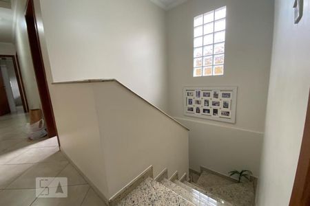 Casa à venda com 146m², 3 quartos e 4 vagasEscada