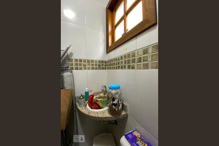 Casa à venda com 146m², 3 quartos e 4 vagasBanheiro de Serviço