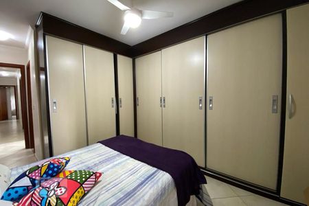 Casa à venda com 146m², 3 quartos e 4 vagasSuíte 1