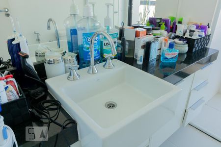 Apartamento à venda com 123m², 1 quarto e 3 vagas Apartamento à venda com 123m², 1 quarto e 3 vagasBanheiro Suíte