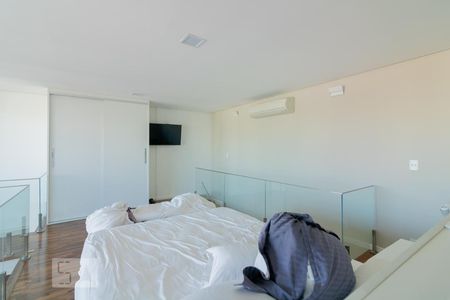 Apartamento à venda com 123m², 1 quarto e 3 vagas Apartamento à venda com 123m², 1 quarto e 3 vagasSuíte