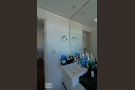 Apartamento à venda com 123m², 1 quarto e 3 vagas Apartamento à venda com 123m², 1 quarto e 3 vagasBanheiro Suíte