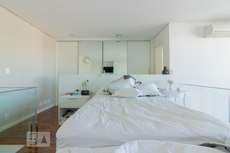 Apartamento à venda com 123m², 1 quarto e 3 vagas Apartamento à venda com 123m², 1 quarto e 3 vagasSuíte