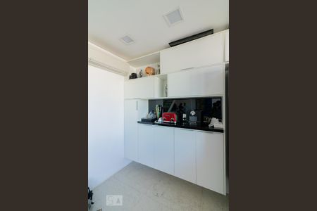 Apartamento à venda com 123m², 1 quarto e 3 vagas Apartamento à venda com 123m², 1 quarto e 3 vagasCozinha
